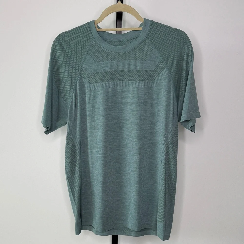 All In Motion Green Performance Tee – Textured Athletic Shirt – Size L